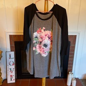 Womens plus tunic length top with 3/4 sleeves Torrid size 4